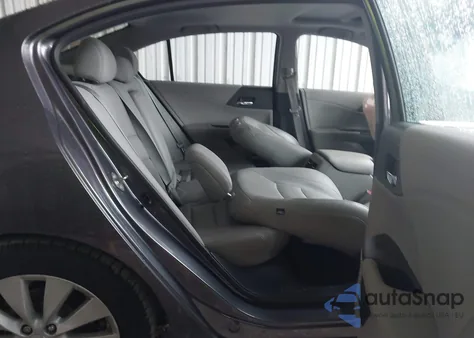 2015 Honda Accord Ex-L V-6 z USA, uszkodzony, nr VIN 1HGCR3F87FA012801